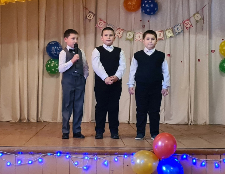 Праздничный концерт, посвящённый Дню Матери.