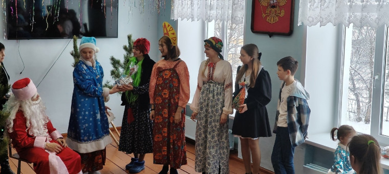 Новогоднее представление для малышей.
